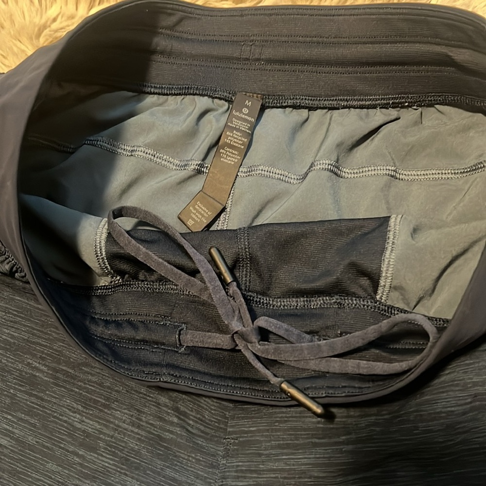 Lululemon Drawstring Medium Shorts - image 2